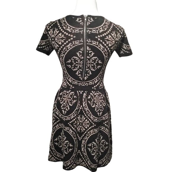 Romeo & Juliet Couture Black White Damask Sweater Dress Womens XSmall A Line - Picture 4 of 13